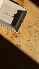 <p><em>Kül Tablası</em></p><p>YENİ RENKLER</p>